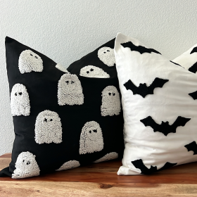 Tufted throw pillow cover, Halloween and fall décor (style: Bat)